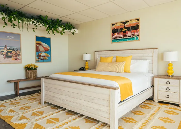 Family Hotel: Sands Harbor Resort And Marina